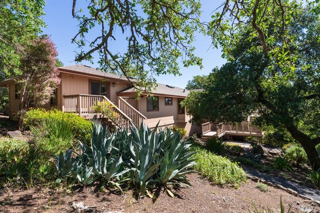 1835 San Ramon Way, Santa Rosa, CA 95409