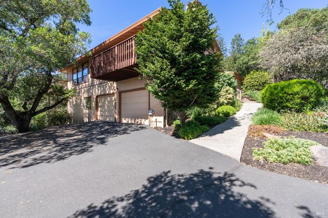 1835 San Ramon Way, Santa Rosa, CA 95409