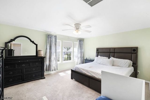 25 Rolling Rapids Ct, Hackettstown Town, NJ 07840
