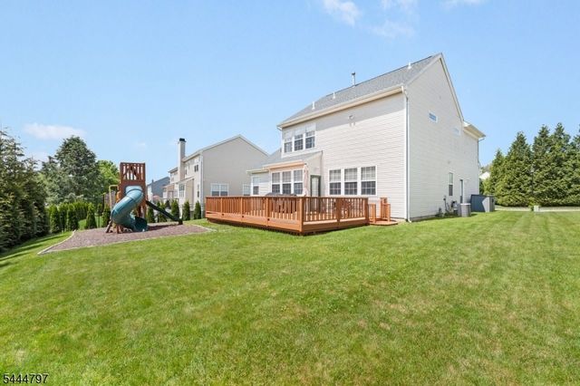 25 Rolling Rapids Ct, Hackettstown Town, NJ 07840