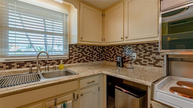 5020 BRITTANY DRIVE S 125, St Petersburg, FL 33715