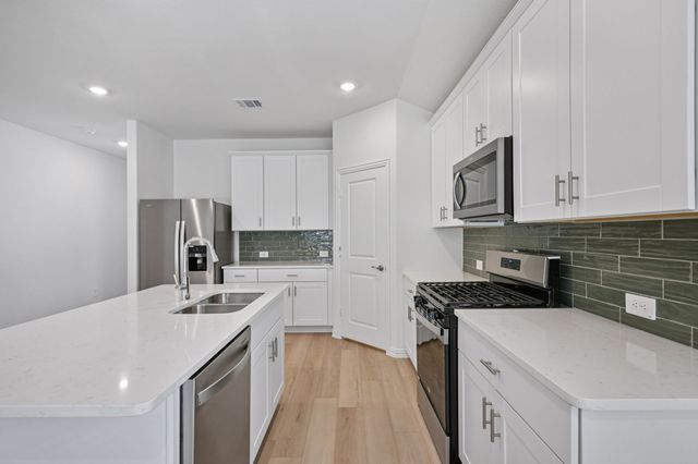 705 London Town Lane, Princeton, TX 75071