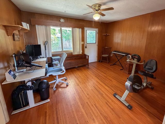 4326 N 5th Street N, Fresno, CA 93726