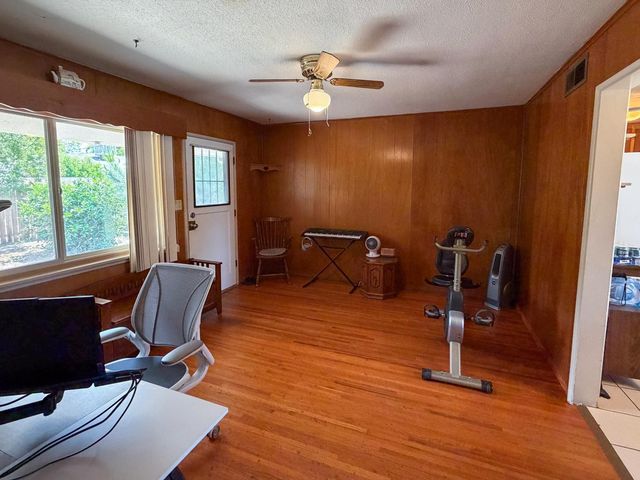 4326 N 5th Street N, Fresno, CA 93726