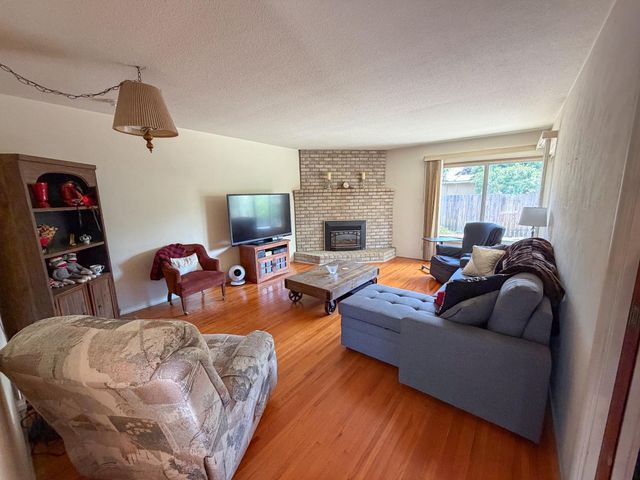 4326 N 5th Street N, Fresno, CA 93726