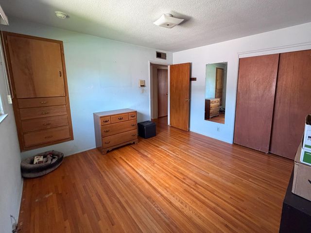 4326 N 5th Street N, Fresno, CA 93726