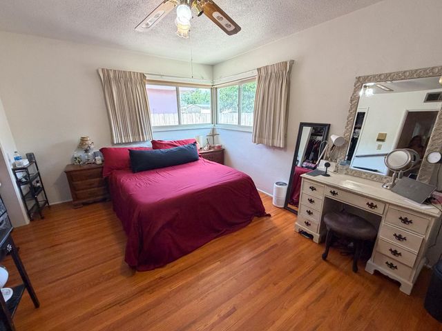 4326 N 5th Street N, Fresno, CA 93726
