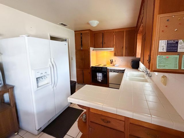 4326 N 5th Street N, Fresno, CA 93726