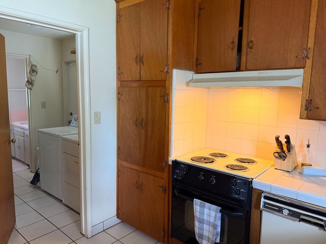 4326 N 5th Street N, Fresno, CA 93726