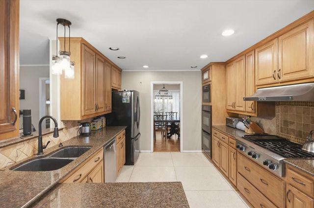 4017 Hildring Drive E, Fort Worth, TX 76109
