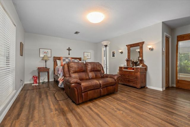 4017 Hildring Drive E, Fort Worth, TX 76109