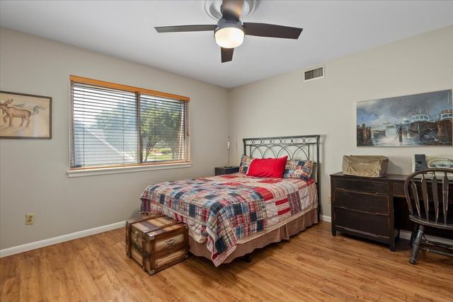 4017 Hildring Drive E, Fort Worth, TX 76109