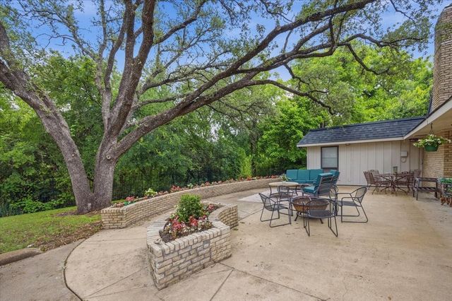 4017 Hildring Drive E, Fort Worth, TX 76109