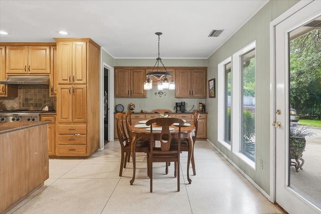 4017 Hildring Drive E, Fort Worth, TX 76109