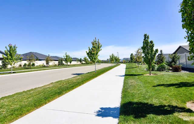 9542 S Green Cottage Ave, Kuna, ID 83634