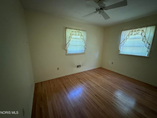245 W State Line Road, Toledo, OH 43612