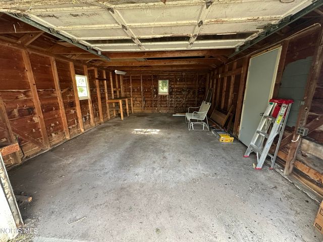 245 W State Line Road, Toledo, OH 43612