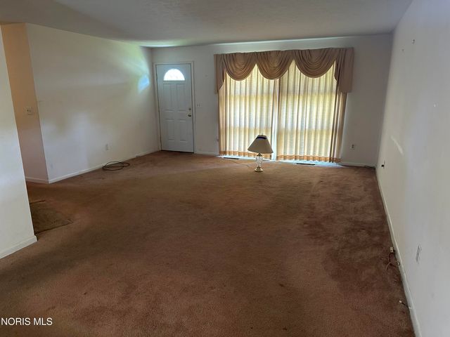 245 W State Line Road, Toledo, OH 43612