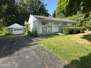 245 W State Line Road, Toledo, OH 43612