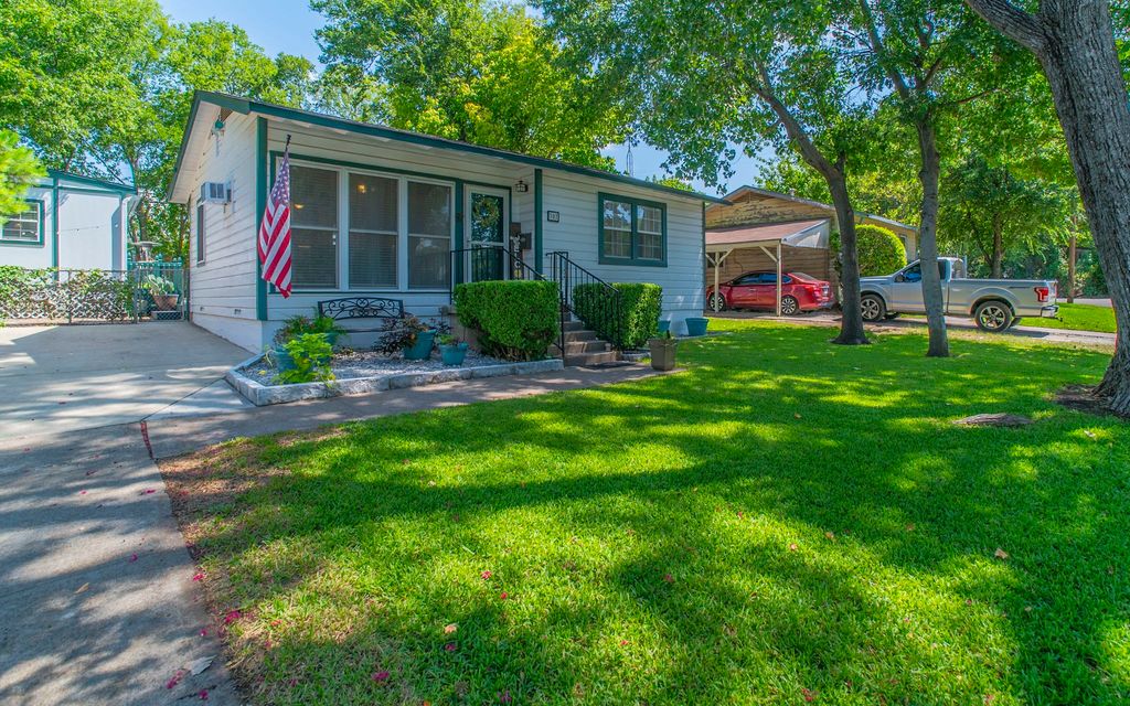 307 Blossom Drive, Duncanville, TX 75137