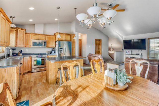 1549 34th Avenue S, Moorhead, MN 56560