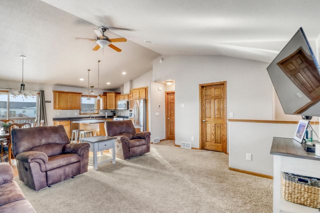1549 34th Avenue S, Moorhead, MN 56560