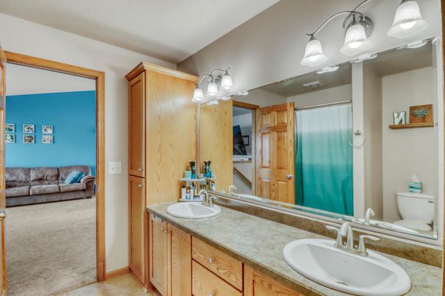 1549 34th Avenue S, Moorhead, MN 56560