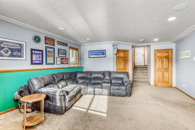 1549 34th Avenue S, Moorhead, MN 56560