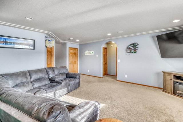 1549 34th Avenue S, Moorhead, MN 56560