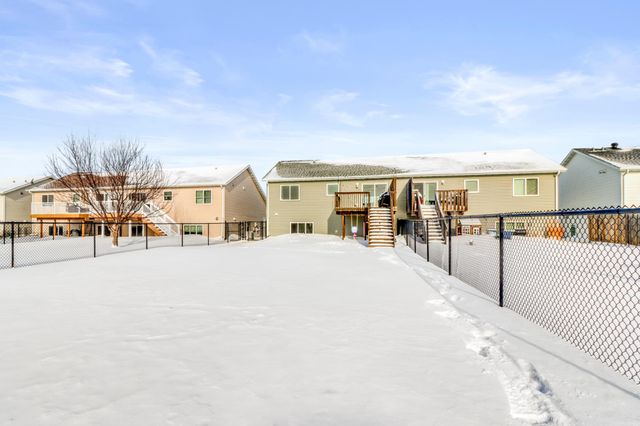 1549 34th Avenue S, Moorhead, MN 56560