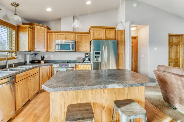 1549 34th Avenue S, Moorhead, MN 56560