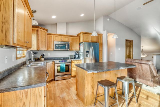 1549 34th Avenue S, Moorhead, MN 56560