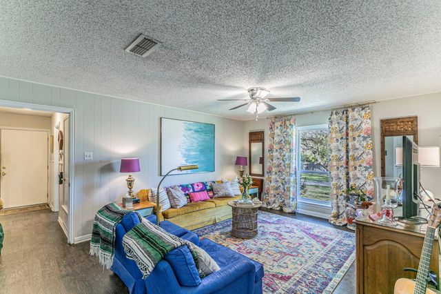 208 Highland Oaks DR, Harker Heights, TX 76548