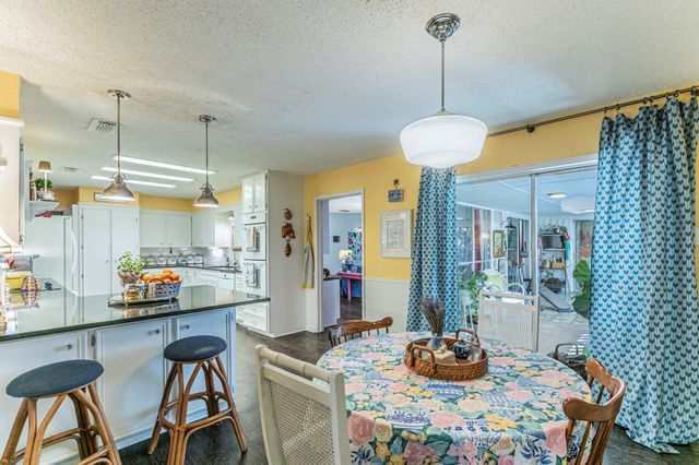 208 Highland Oaks DR, Harker Heights, TX 76548