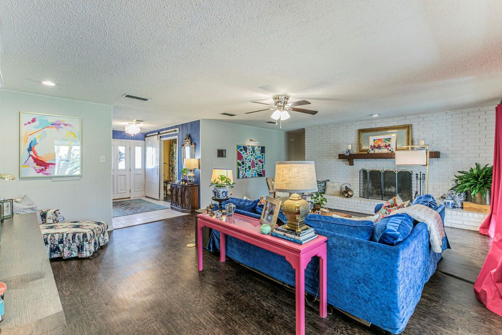 208 Highland Oaks DR, Harker Heights, TX 76548