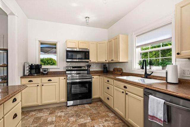 410 E 7th Street, Duluth, MN 55805