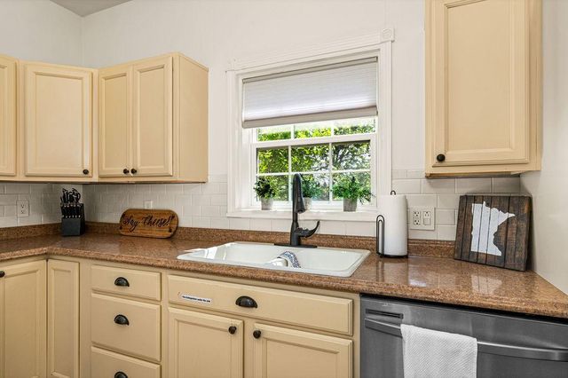 410 E 7th Street, Duluth, MN 55805