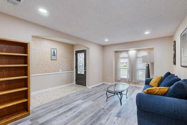 623 Middale Road, Duncanville, TX 75116