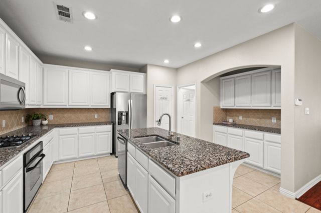 2832 Hidden Knoll Trail, Frisco, TX 75034