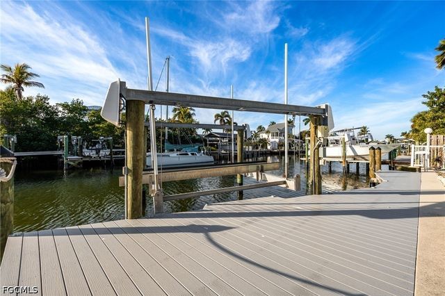 3571 Emerald AVE, St James City, FL 33956