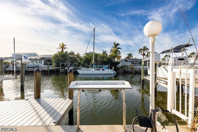 3571 Emerald AVE, St James City, FL 33956