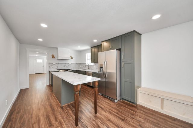 1015 E 32nd Street, Houston, TX 77022