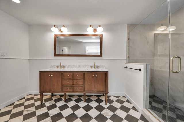 1015 E 32nd Street, Houston, TX 77022