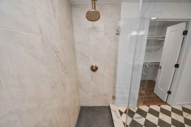 1015 E 32nd Street, Houston, TX 77022