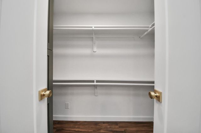 1015 E 32nd Street, Houston, TX 77022
