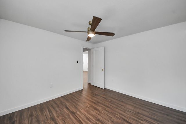 1015 E 32nd Street, Houston, TX 77022