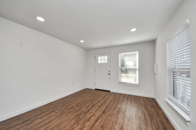 1015 E 32nd Street, Houston, TX 77022