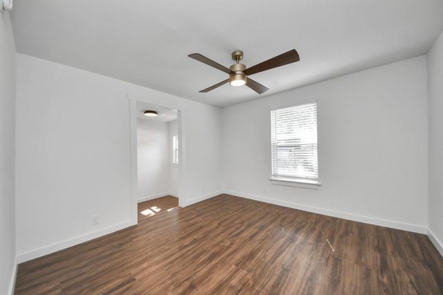 1015 E 32nd Street, Houston, TX 77022