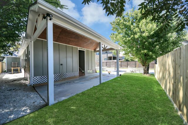 1015 E 32nd Street, Houston, TX 77022