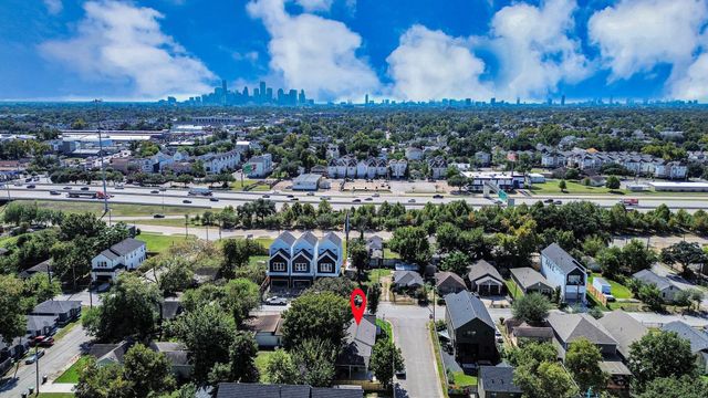 1015 E 32nd Street, Houston, TX 77022